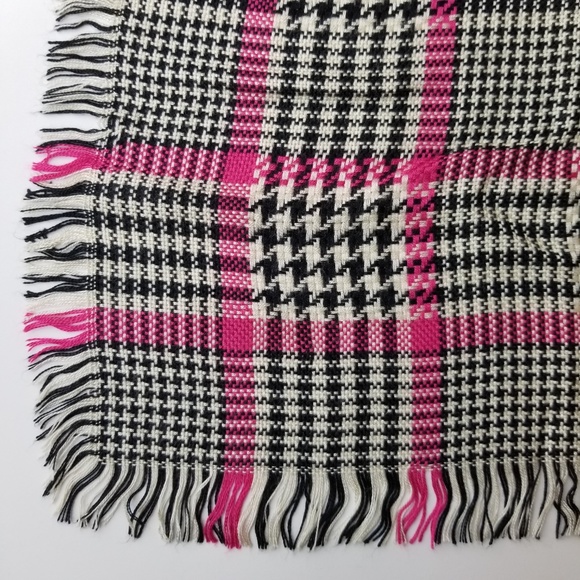 black/white/pink houndstooth fringe square scarf - Picture 2 of 6